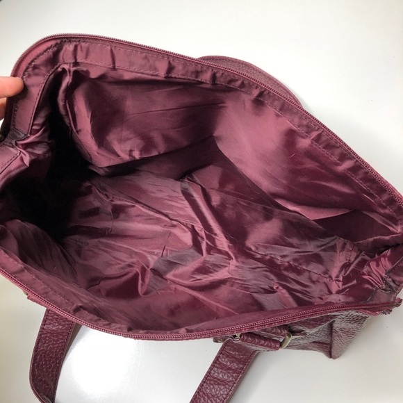 Estée Lauder Faux Pebbled Leather Bag Marooon - Picture 6 of 8